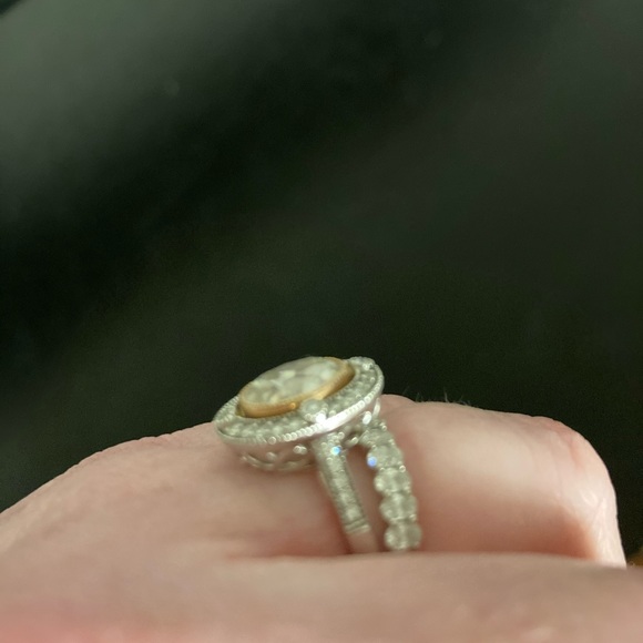 2ct. Oval Moissanite & Diamond 14k Ring. - Picture 4 of 11